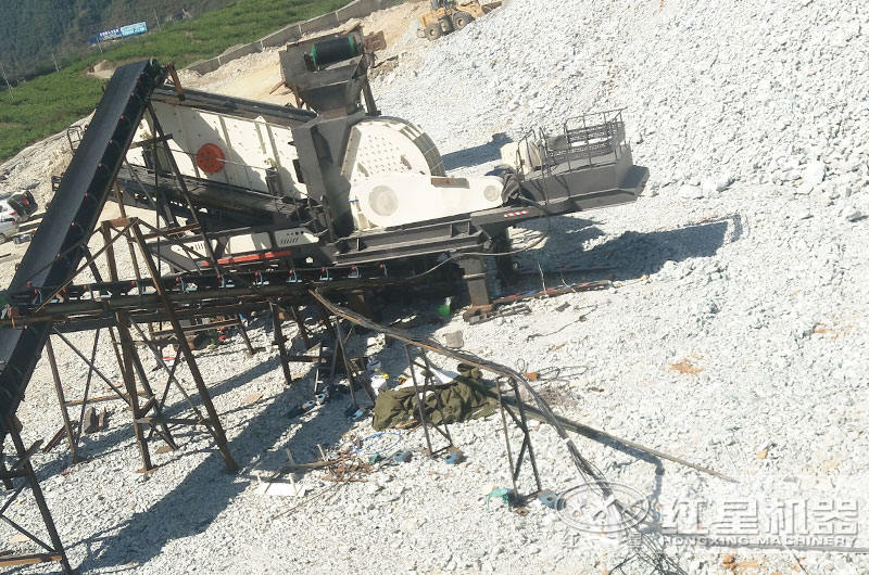 單機(jī)移動重錘破碎機(jī)處理建筑垃圾現(xiàn)場 單機(jī)移動重錘破碎機(jī)處理建筑垃圾現(xiàn)場