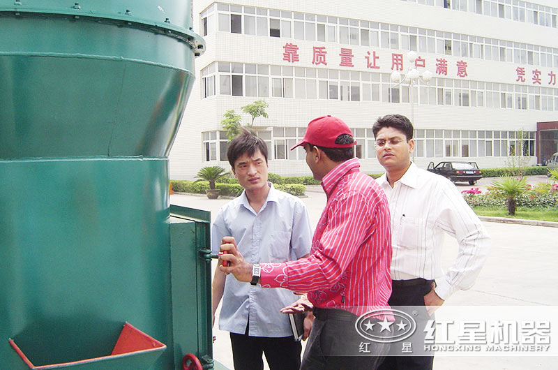 每天10噸的打石粉機(jī)器哪兒有？環(huán)保嗎？