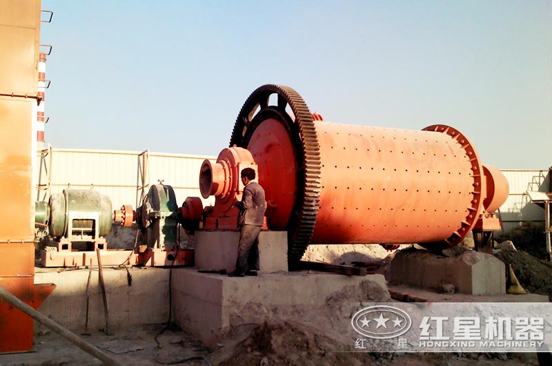 溢流型球磨機工作現場 溢流型球磨機工作現場