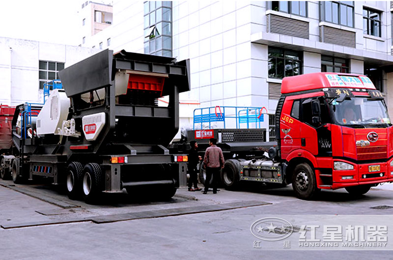 移動砂石機器成套價格多少錢，求有資歷正規(guī)礦山設備廠家推薦