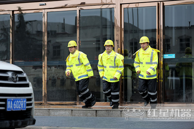 紅星機器售后人員,為您隨時待命 紅星機器售后人員,為您隨時待命