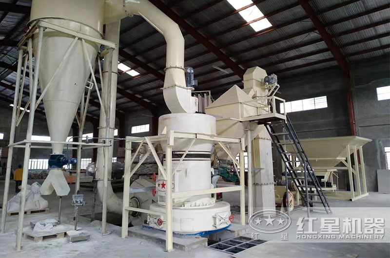 有沒(méi)有磨粉機(jī)現(xiàn)場(chǎng)工作視頻？多少錢(qián)一臺(tái)？