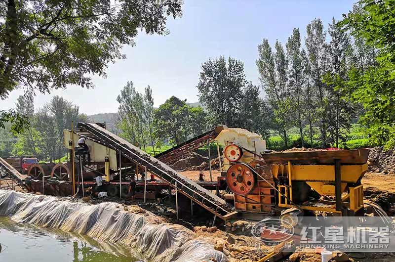 洛陽嵩縣石灰巖破碎現場 洛陽嵩縣石灰巖破碎現場