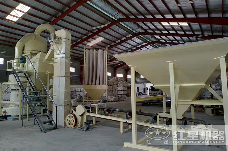 螢石磨粉加工現場全景圖 螢石磨粉加工現場全景圖