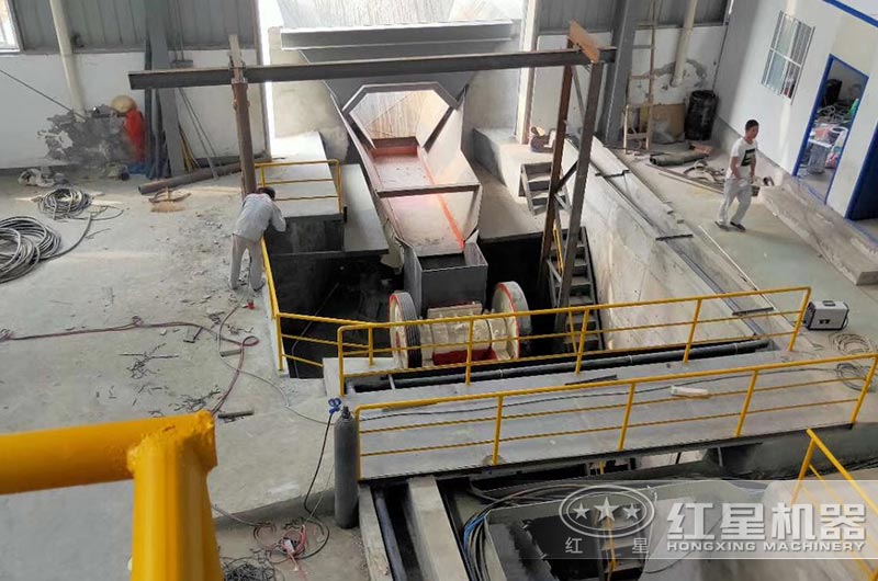 磚廠用頁(yè)巖破碎機(jī)轉(zhuǎn)速一般是多少？頁(yè)巖磚和紅磚哪個(gè)建房子好？