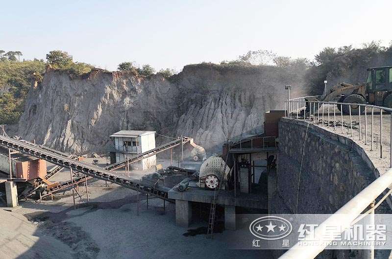 錘破機(jī)現(xiàn)場(chǎng) 錘破機(jī)現(xiàn)場(chǎng)