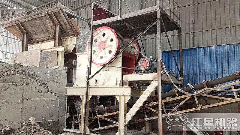 破碎機(jī)250x400自重多少?lài)崳坑腥詣?dòng)的嗎