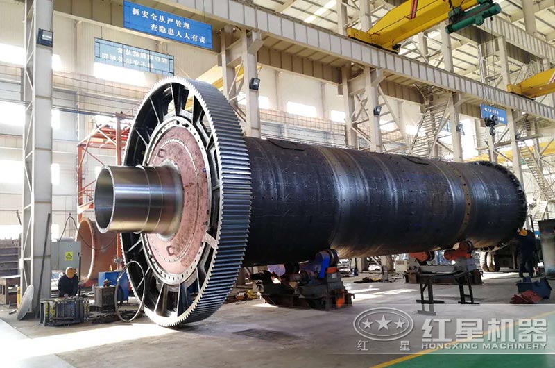 新型選礦球磨機(jī)生產(chǎn)車間 新型選礦球磨機(jī)生產(chǎn)車間