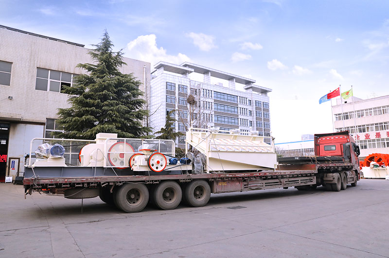 對輥式水泥破碎機發貨現場 對輥式水泥破碎機發貨現場